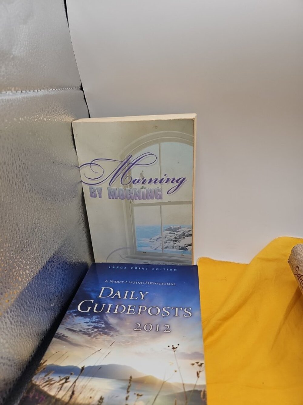 daily guideposts 2012ĺ & Morning By Motning Charles Spurgeon Lot Of 2